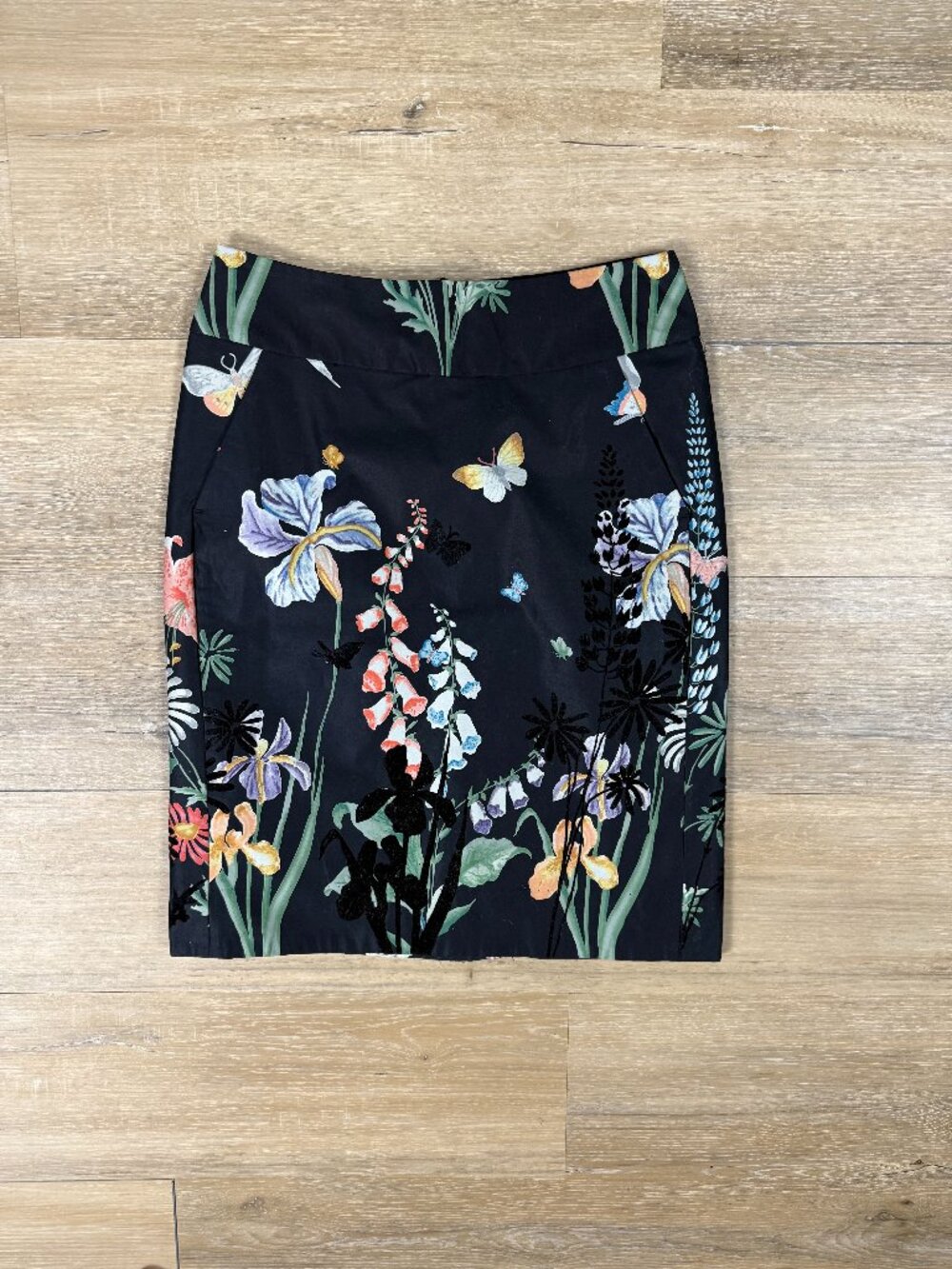 Leifsdottir Anthropologie Black Botanical Floral Butterfly Pencil Skirt | 2